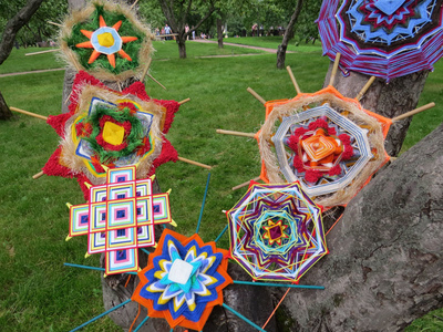 Плетение мандалы в Коломенском парке